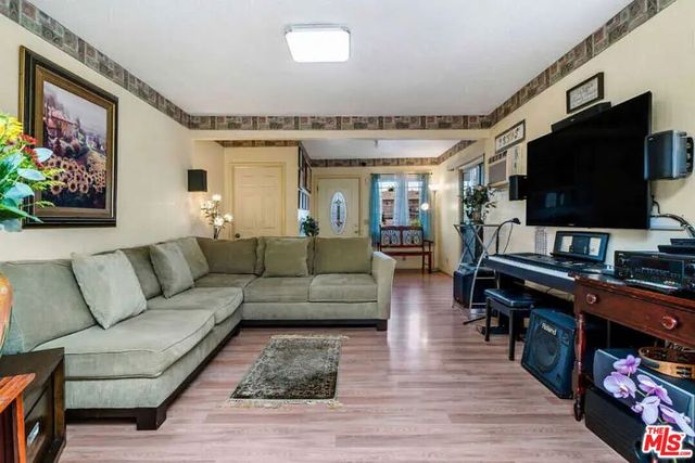 339 N Rampart Boulevard, Los Angeles, CA 90026