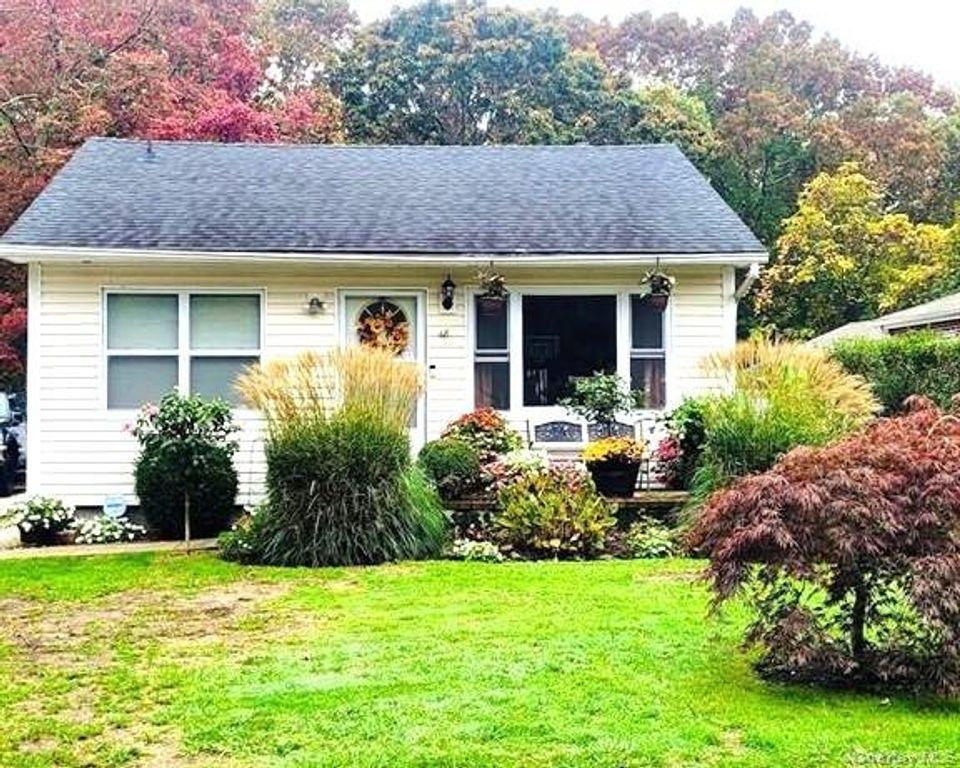 48 Eleanor Avenue, Mastic, NY 11950