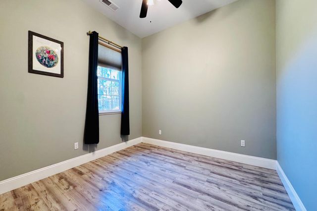 2845 E Goshen, Fresno, CA 93720