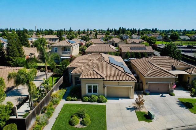 2845 E Goshen, Fresno, CA 93720