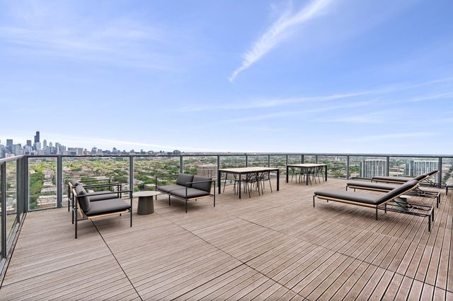 2400 N Lakeview Avenue 1116, Chicago, IL 60614
