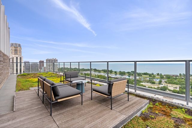 2400 N Lakeview Avenue 1116, Chicago, IL 60614
