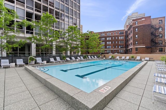2400 N Lakeview Avenue 1116, Chicago, IL 60614