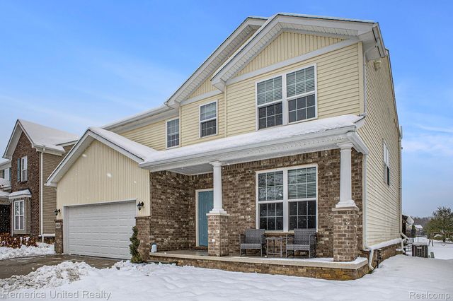 59696 Twin Pines Drive, Lyon Charter Township, MI 48165