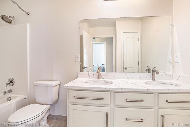 59696 Twin Pines Drive, Lyon Charter Township, MI 48165