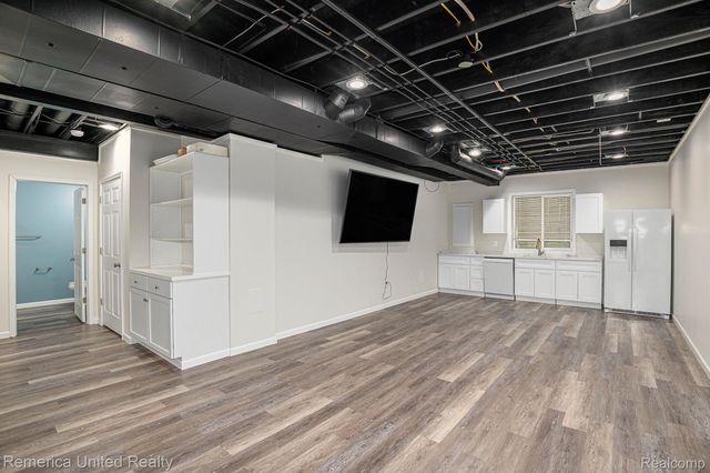 59696 Twin Pines Drive, Lyon Charter Township, MI 48165