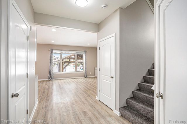 59696 Twin Pines Drive, Lyon Charter Township, MI 48165