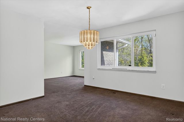 21730 Riverview Drive, Beverly Hills Village, MI 48025