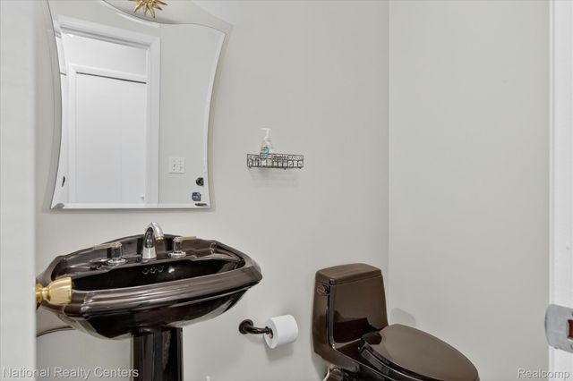 21730 Riverview Drive, Beverly Hills Village, MI 48025
