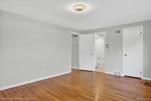 21730 Riverview Drive, Beverly Hills Village, MI 48025