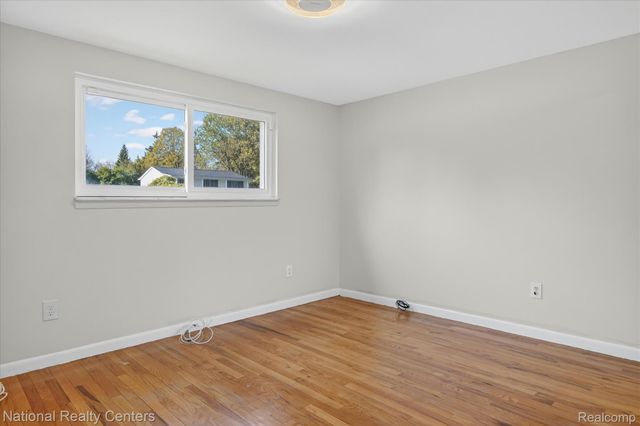 21730 Riverview Drive, Beverly Hills Village, MI 48025