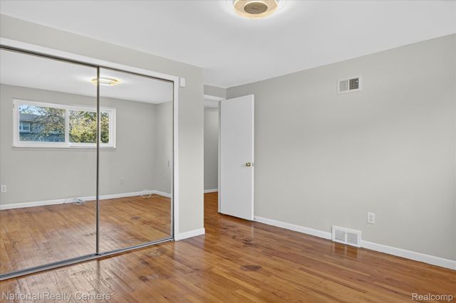 21730 Riverview Drive, Beverly Hills Village, MI 48025