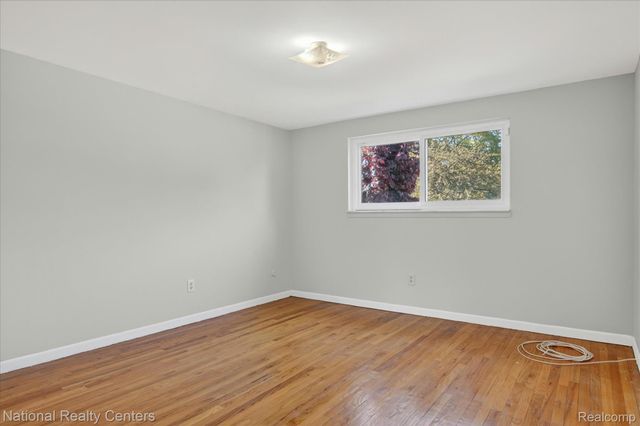 21730 Riverview Drive, Beverly Hills Village, MI 48025
