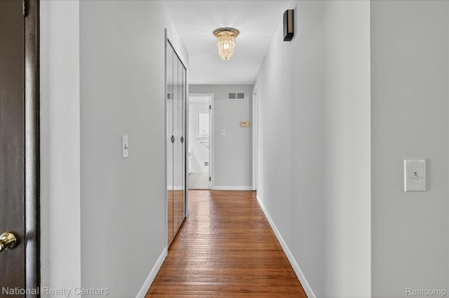 21730 Riverview Drive, Beverly Hills Village, MI 48025