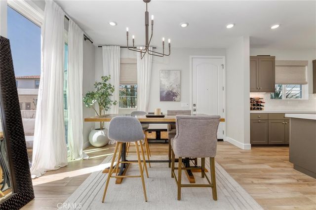 2556 Little Rock, Simi Valley, CA 93065