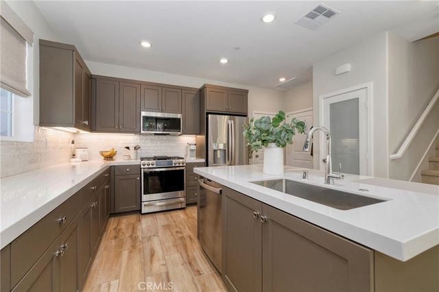 2556 Little Rock, Simi Valley, CA 93065