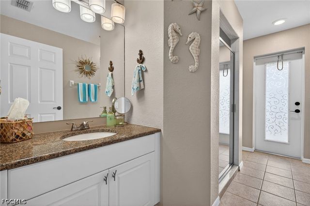 527 SW 40th TER, Cape Coral, FL 33914