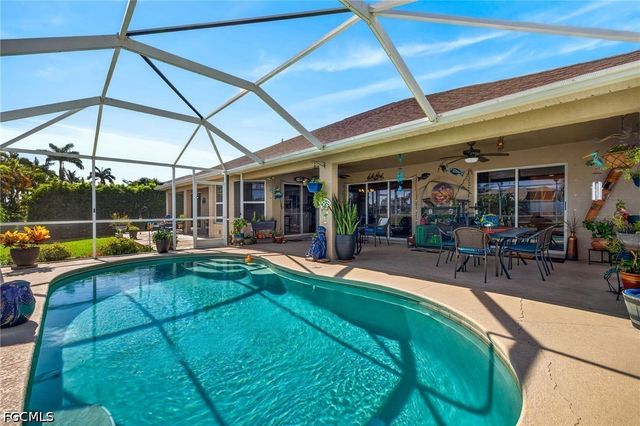 527 SW 40th TER, Cape Coral, FL 33914