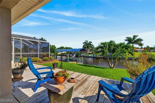 527 SW 40th TER, Cape Coral, FL 33914