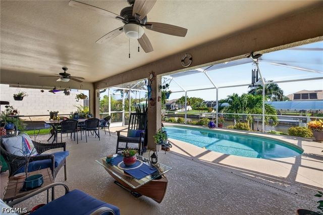 527 SW 40th TER, Cape Coral, FL 33914