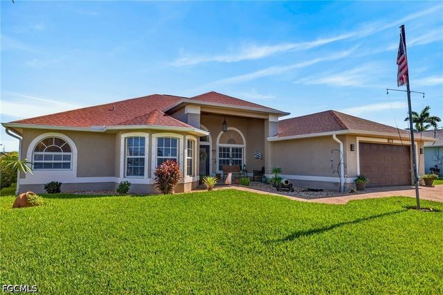 527 SW 40th TER, Cape Coral, FL 33914