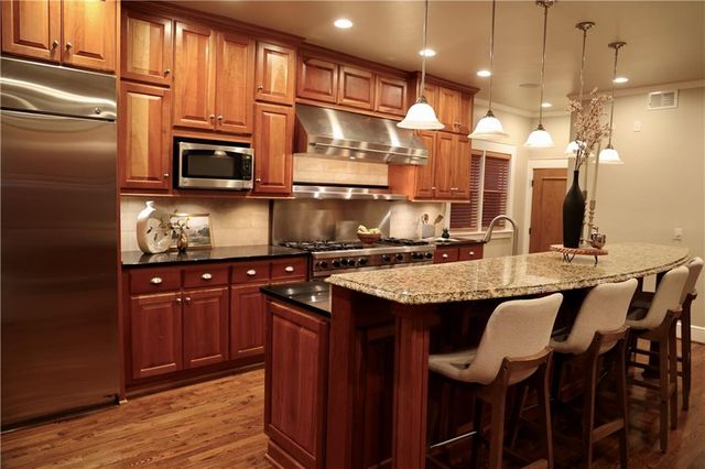 801 W 56th Street, Kansas City, MO 64113