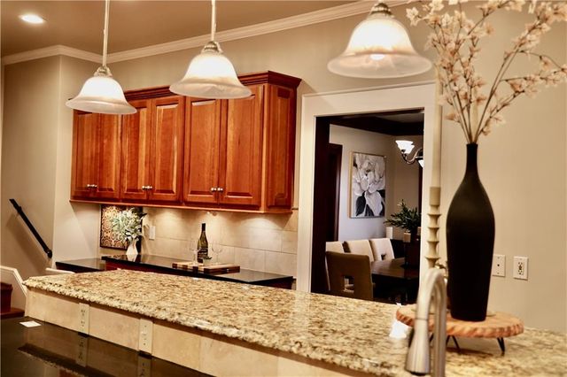 801 W 56th Street, Kansas City, MO 64113