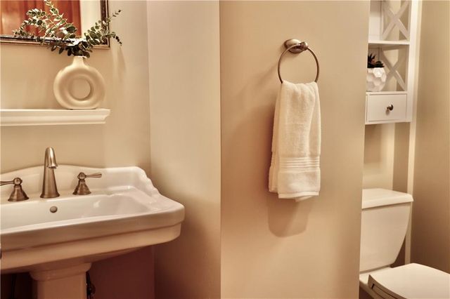 801 W 56th Street, Kansas City, MO 64113