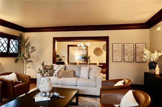 801 W 56th Street, Kansas City, MO 64113