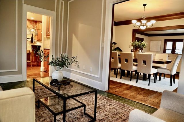 801 W 56th Street, Kansas City, MO 64113