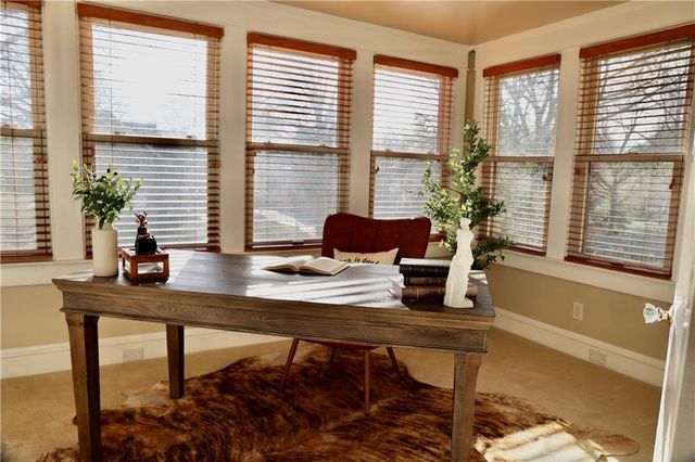 801 W 56th Street, Kansas City, MO 64113