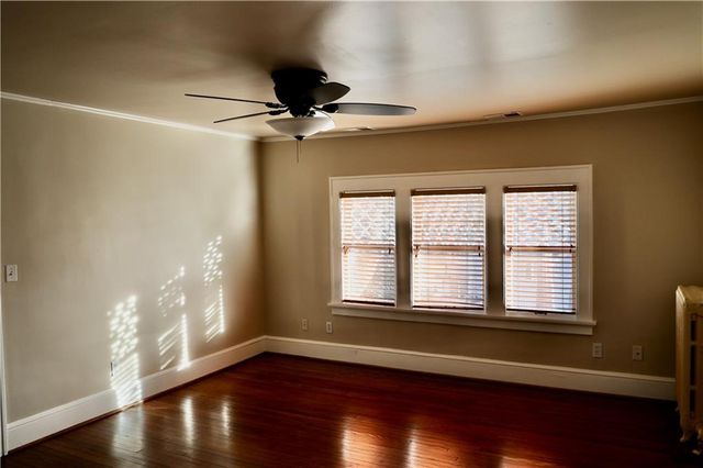 801 W 56th Street, Kansas City, MO 64113