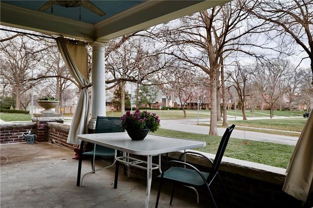 801 W 56th Street, Kansas City, MO 64113