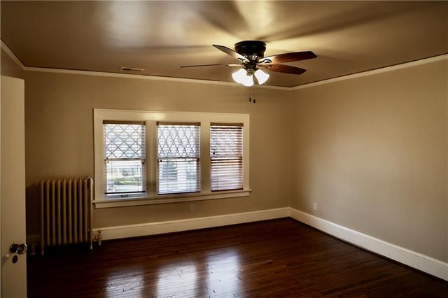 801 W 56th Street, Kansas City, MO 64113