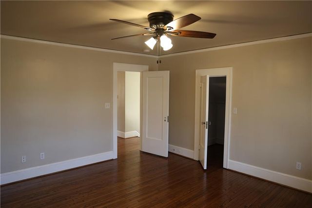 801 W 56th Street, Kansas City, MO 64113