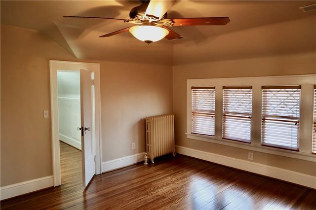 801 W 56th Street, Kansas City, MO 64113