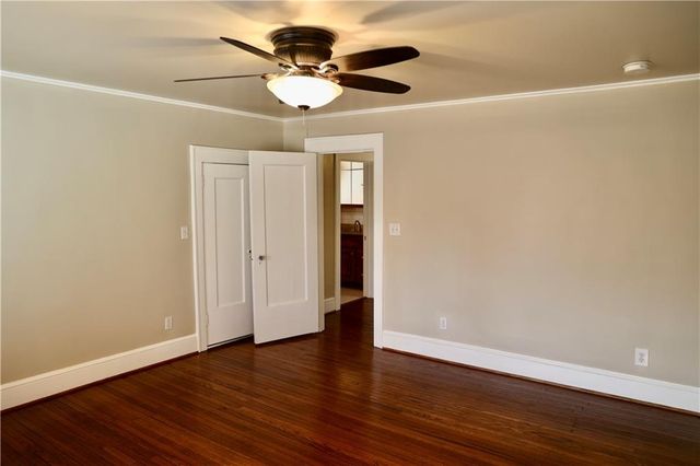 801 W 56th Street, Kansas City, MO 64113