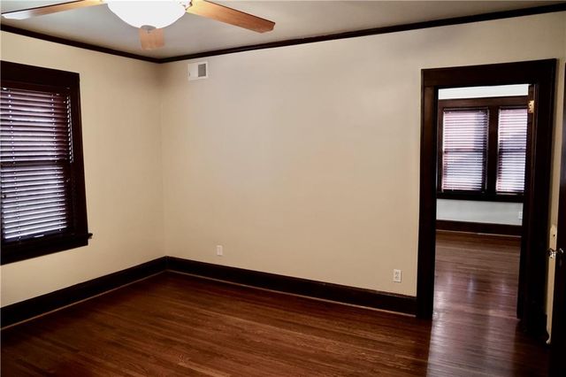 801 W 56th Street, Kansas City, MO 64113