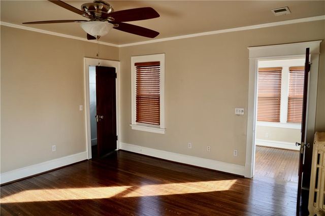 801 W 56th Street, Kansas City, MO 64113