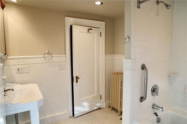 801 W 56th Street, Kansas City, MO 64113