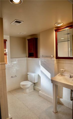 801 W 56th Street, Kansas City, MO 64113