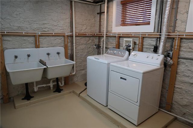 801 W 56th Street, Kansas City, MO 64113