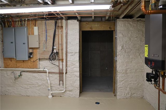 801 W 56th Street, Kansas City, MO 64113