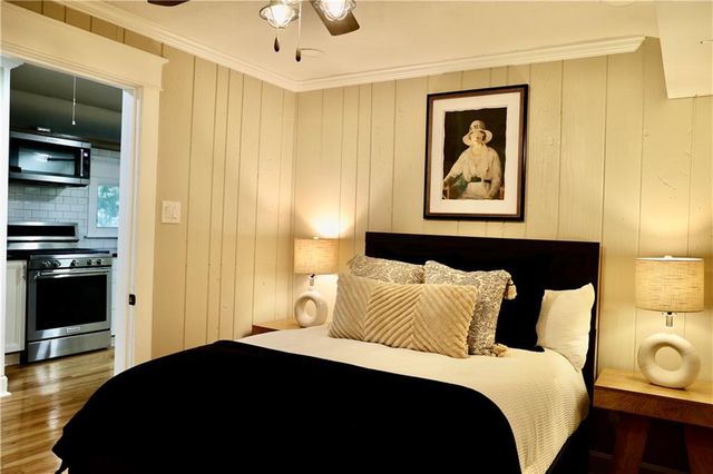 801 W 56th Street, Kansas City, MO 64113