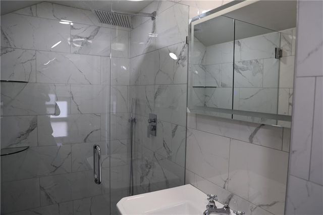 801 W 56th Street, Kansas City, MO 64113