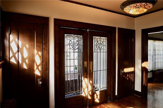 801 W 56th Street, Kansas City, MO 64113