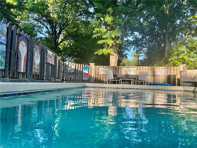 801 W 56th Street, Kansas City, MO 64113