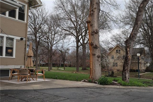 801 W 56th Street, Kansas City, MO 64113