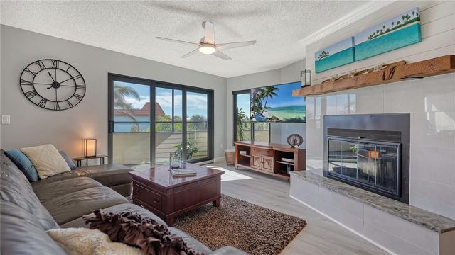 108 9TH STREET S E, Bradenton Beach, FL 34217