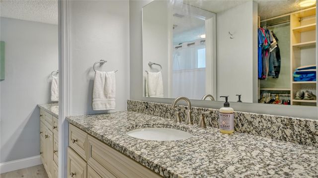 108 9TH STREET S E, Bradenton Beach, FL 34217